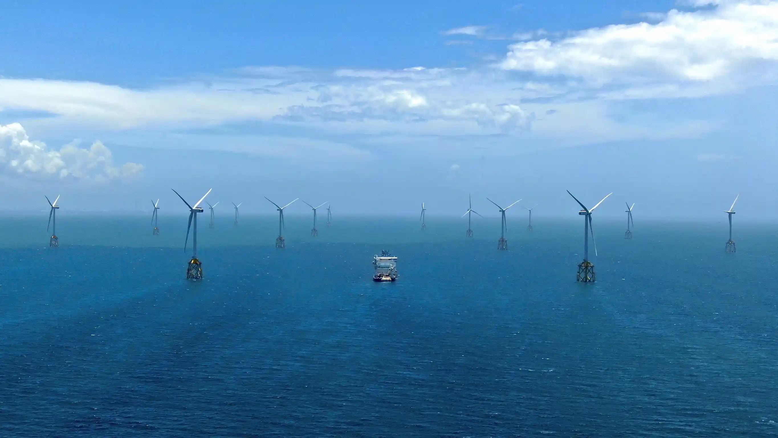 歐妮報報｜LS Marine Solutions 與臺灣東方風能簽署離岸風電 SOV 租賃協議．歐洲復興開發銀行與艾菲爾鐵塔投資集團共同出資羅馬尼亞太陽光電廠．越南核准首家私營企業 Hai Linh 進行液化天然氣進出口業務